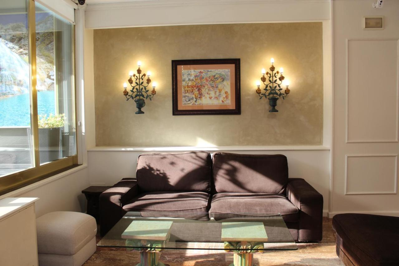 Hotel Alda A Boira ฮากา ภายนอก รูปภาพ