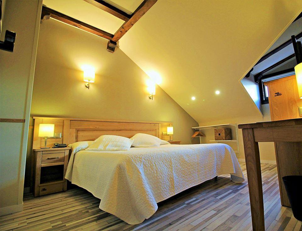 Hotel Alda A Boira ฮากา ภายนอก รูปภาพ