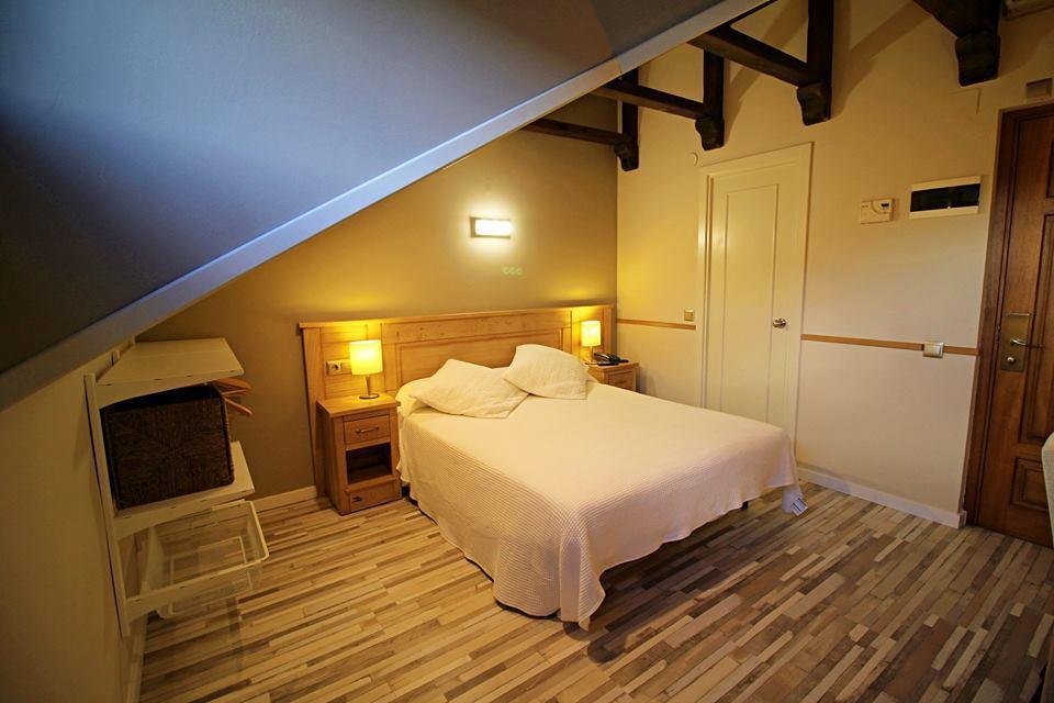 Hotel Alda A Boira ฮากา ภายนอก รูปภาพ