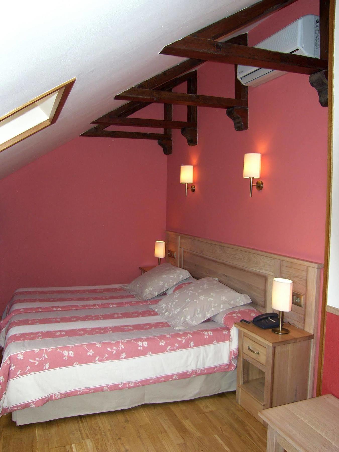 Hotel Alda A Boira ฮากา ภายนอก รูปภาพ