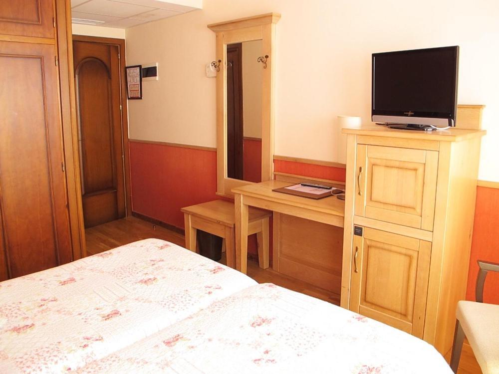 Hotel Alda A Boira ฮากา ภายนอก รูปภาพ