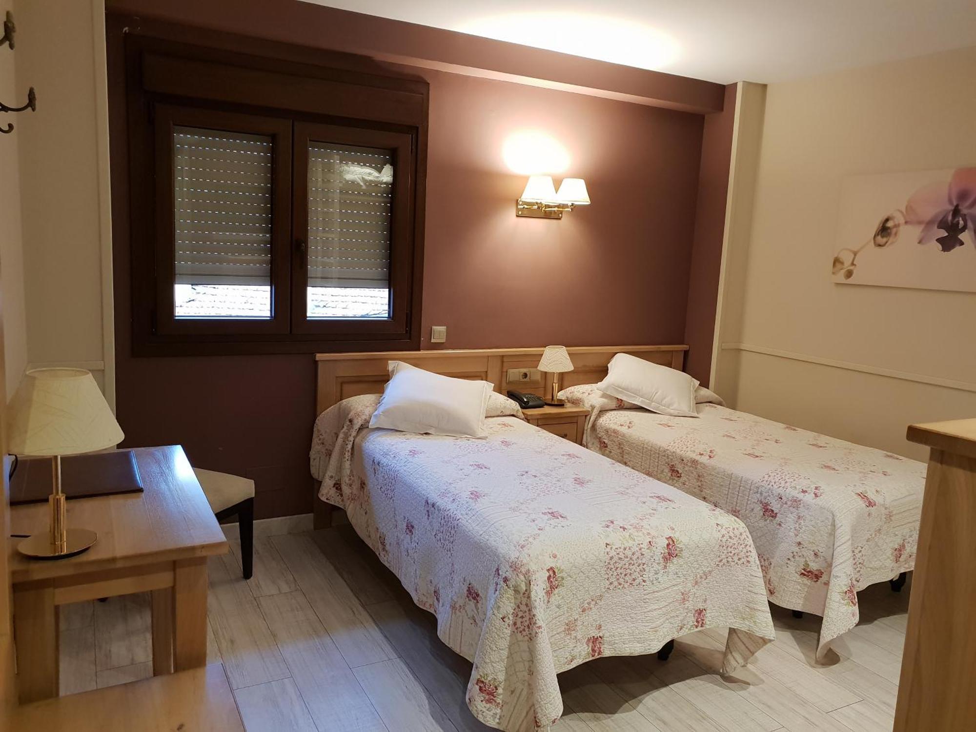 Hotel Alda A Boira ฮากา ภายนอก รูปภาพ